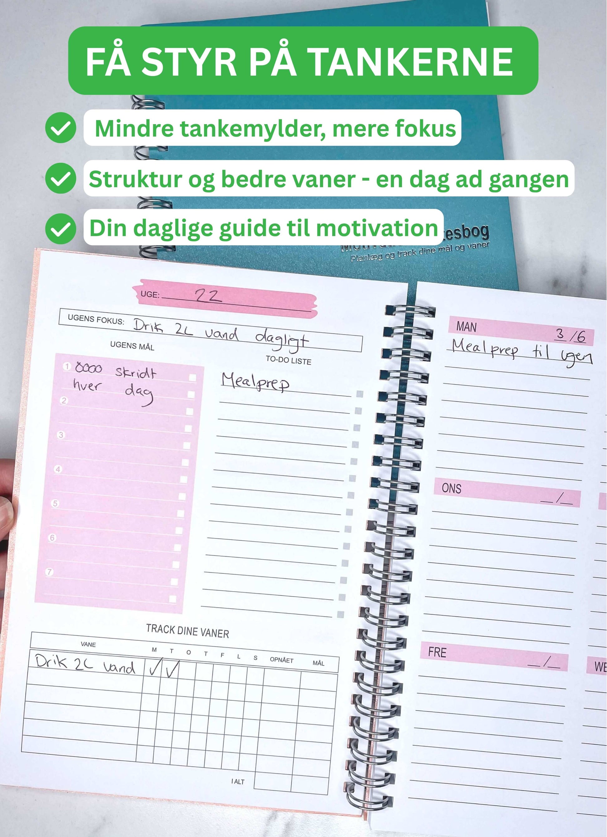 "Motivationsnotesbog, Smart Makro, målplanlægning, vane tracker, daglig vanetracker, to-do liste bog, ugekalender, personlig udvikling, produktivitetsbog, notesbog til vægttab, struktur i hverdagen, planlægningsbog, årskalender, dagbog, målsætning, planlægning, organisering, skrivebog, notesbog til mål, vaneopbygning, livsstilsbog, arbejdstilrettelæggelse, fokuseret hverdag, overblik over mål, planlægningsværktøj.