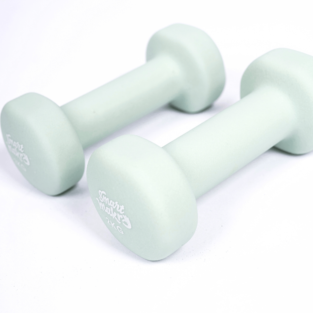 Smart Makro håndvægte 4 kg – sæt á 2 stk. Grønne håndvægte med skridsikker overflade. Dumbbells til hjemmetræning og styrketræning for kvinder. Perfekte til overkrop, ben og core-træning. Mat finish for godt greb. Fitnessudstyr i kompakt design. Neopren håndvægte med høj komfort. Håndvægte til toning, styrke og stabilitet. Træningsudstyr i høj kvalitet. Slidstærke vægte til funktionel træning. Vægte til armtræning, maveøvelser, squats og lunges. Let at rengøre, nemme at opbevare. Håndvægte i Smart Makros si