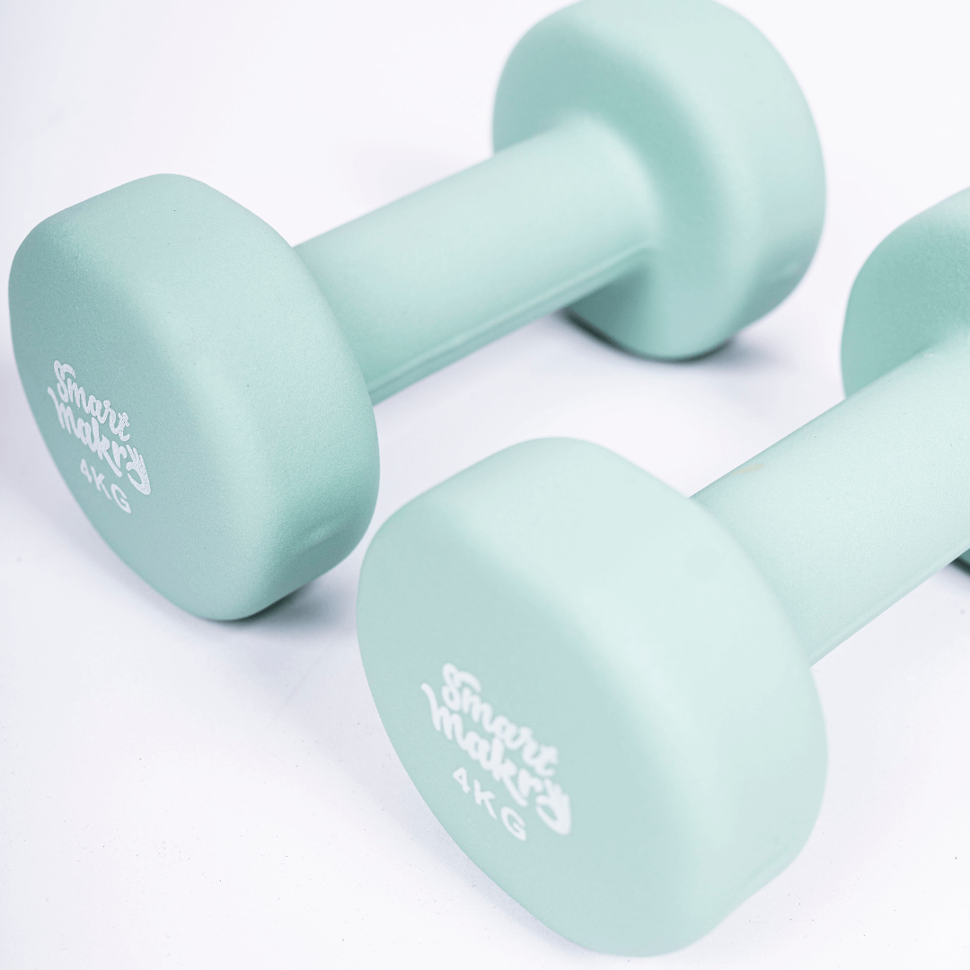 Smart Makro håndvægte 4 kg – sæt á 2 stk. Grønne håndvægte med skridsikker overflade. Dumbbells til hjemmetræning og styrketræning for kvinder. Perfekte til overkrop, ben og core-træning. Mat finish for godt greb. Fitnessudstyr i kompakt design. Neopren håndvægte med høj komfort. Håndvægte til toning, styrke og stabilitet. Træningsudstyr i høj kvalitet. Slidstærke vægte til funktionel træning. Vægte til armtræning, maveøvelser, squats og lunges. Let at rengøre, nemme at opbevare. Håndvægte i Smart Makros si