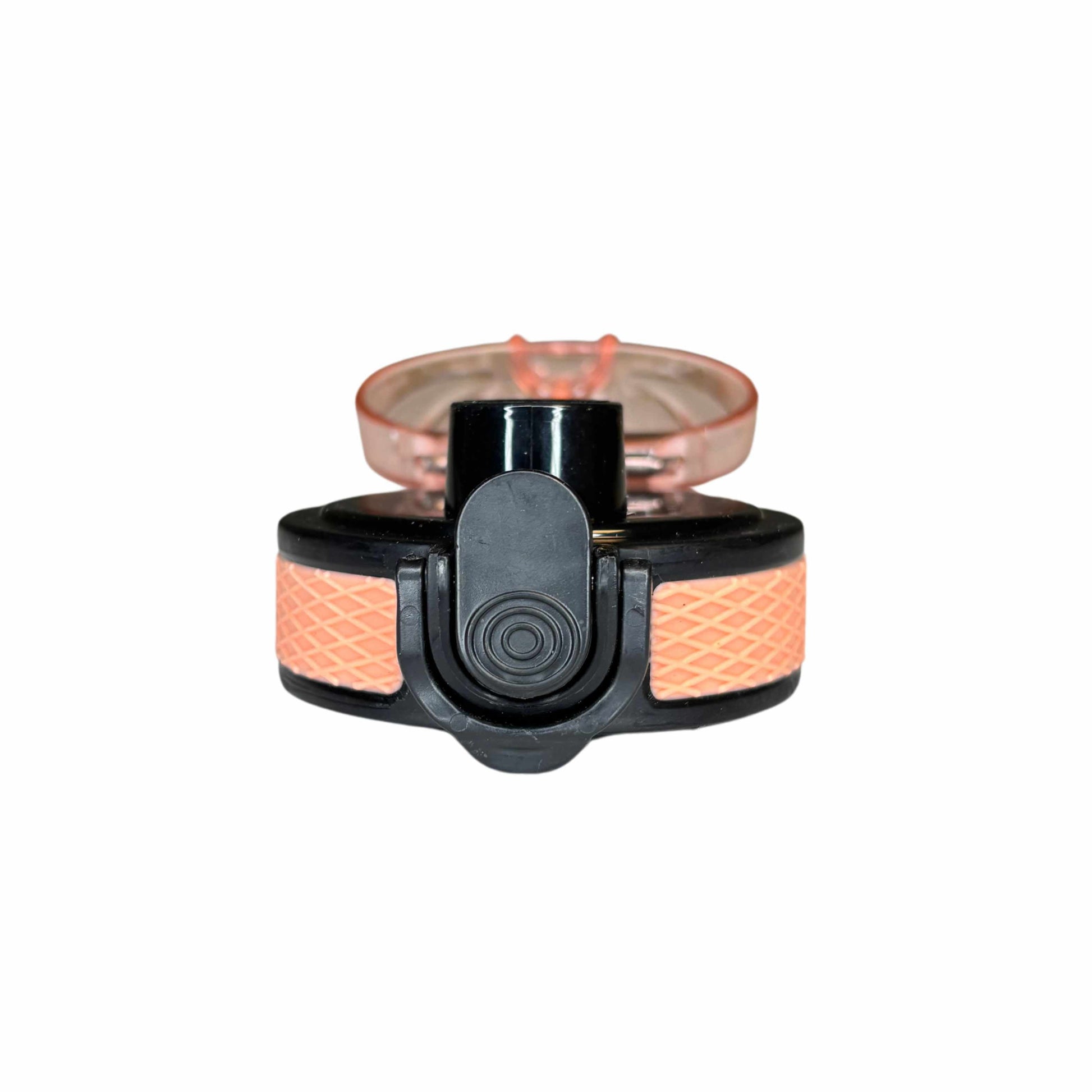 Udskiftningslåg til vandflaske. Låg uden sugerør til Smart Makros 0,6L og 1L motivationsvandflasker. Drikkeflaske låg med klikåbning. Lækagesikkert låg med ekstra lås. One-click låg uden tud. Vandflasketilbehør. Låg til drikkedunk. Reservedele til vandflaske. BPA-frit låg. Låg til børneflaske. Låg til sportflaske. Vandflaske låg til skole, arbejde og træning. Sikkert låg uden dryp. Erstatningslåg til flaske. Låg til voksenflaske. Opvaskemaskinesikkert låg 60 grader. Låg med klikfunktion. Vandflaske låg komp