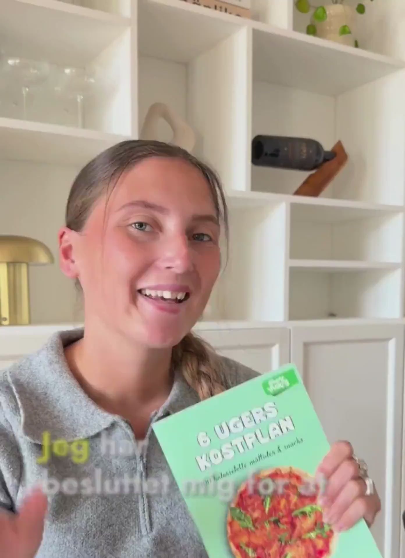 Indlæs video: Kostplan vægttab. 6 ugers kostplan. Kostplan med træningsprogram. Kalorieforbrændingsprogram gratis. Kalorielette opskrifter. Sund madplan til vægttab. resultater, 1-2kg ugentligt.