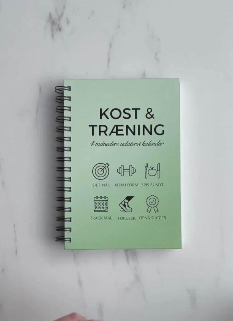 Kost- og træningsdagbog, Smart Makro, træningsdagbog, kostdagbog, 12 ugers plan, fitnessdagbog, madplan bog, træningsplan bog, vægttabsdagbog, muskelopbygningsdagbog, vane tracker, målplanlægning, log søvn, log vand, log skridt, log makroer, månedlig refleksion, daglig refleksion, indkøbsseddel, ugekalender, sund livsstil bog, planlægningsbog til træning, planlægningsbog til kost, resultater, motivation, struktur, personlig udvikling.