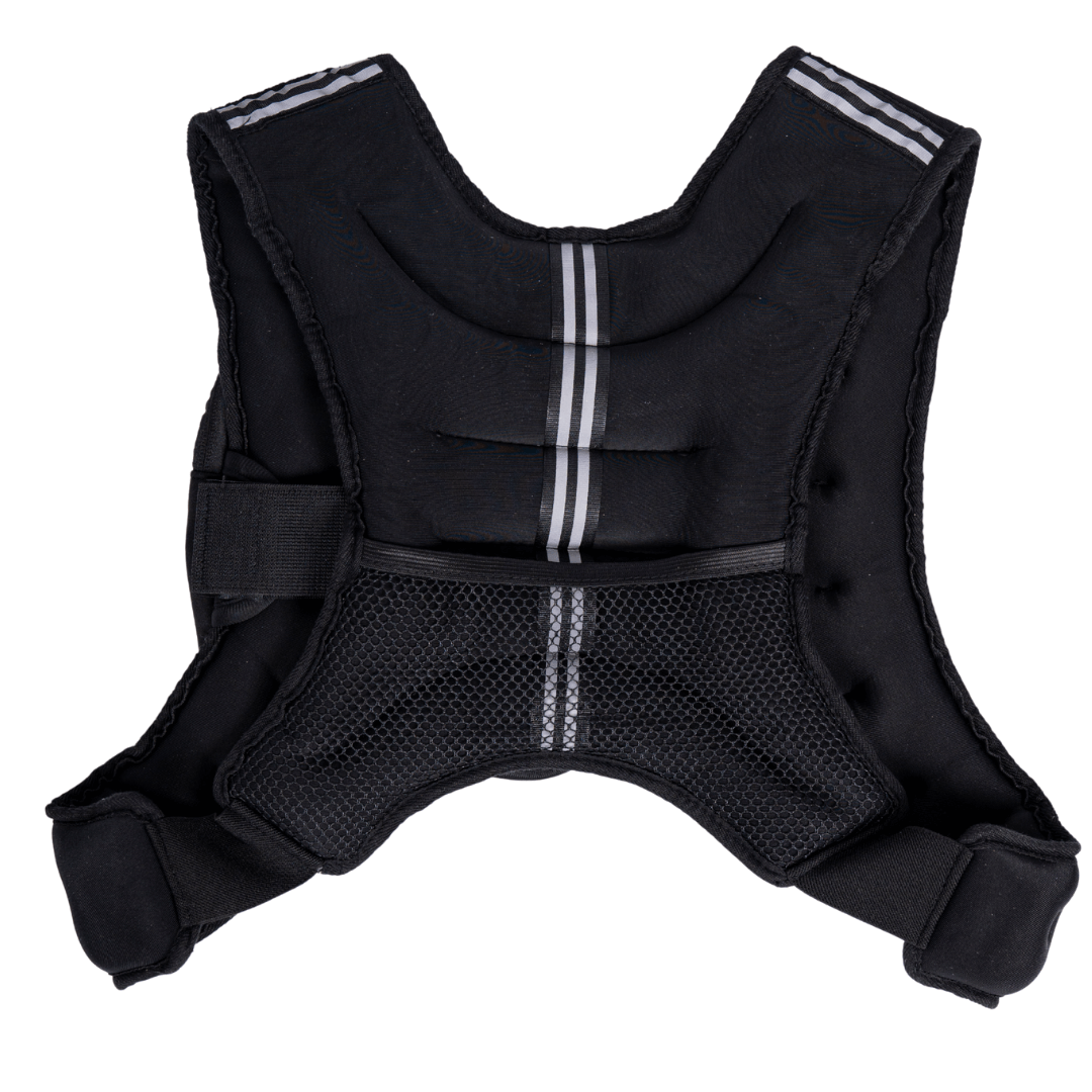 Smart Makro vægtvest 5 kg – sort træningsvest med justerbare stropper og praktisk lomme. Ideel til gåture, hjemmetræning, HIIT, løb og styrketræning. Komfortabel vægtvest med bløde skulderpaneler og tætsiddende pasform. Øger kalorieforbrænding og intensitet i træningen. Lavet i slidstærkt materiale med refleksdetaljer for synlighed. Træningsudstyr til kvinder og mænd, der ønsker effektiv hjemmetræning uden maskiner. Med lynlåslomme til mobil og nøgler. Bruges som styrketræningsvest, gangvest eller vægtvest 